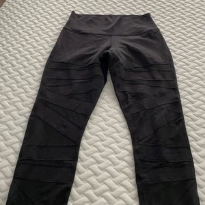 Lululemon black align w/ mesh design sz 8